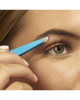 Tweezerman Slant Tweezer - Blue Jewel hos parfumerihamoghende.dk 