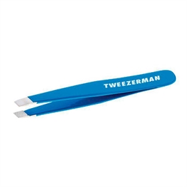 Tweezerman Retail Mini Skråpincet Bahama Blå hos parfumerihamoghende.dk 