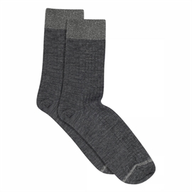 mp Denmark Erina Wool Rib Socks  hos parfumerihamoghende.dk 