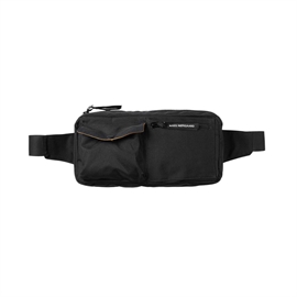 Mads Nørgaard Bel One Carni Bag Black  hos parfumerihamoghende.dk 