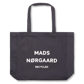 Mads Nørgaard Recycled Boutique Athene Bag - Asphalt  hos parfumerihamoghende.dk 