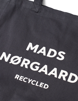 Mads Nørgaard Recycled Boutique Athene Bag - Asphalt  hos parfumerihamoghende.dk 