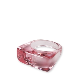 Sistie Tori Chunky Ring Pink Onesize hos parfumerihamoghende.dk