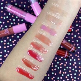 Rude - Berry Juice Lip Gloss - Flirty hos parfumerihamoghende.dk