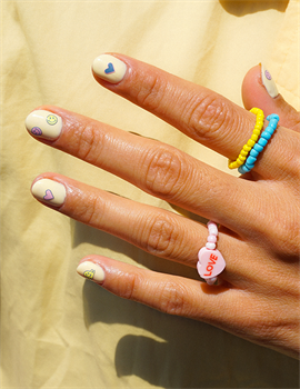 Le Mini Macaron - Mini Nail Art - Jolie Emoji hos parfumerihamoghende.dk 