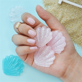 Le Mini Macaron Manicure Kit - Pearlescence  hos parfumerihamoghende.dk 