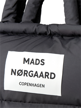 Mads Nørgaard Duvet Dream Pillow Bag - Asphalt hos parfumerihamoghende.dk 