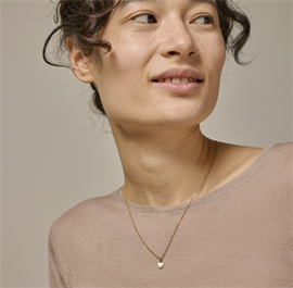 Enamel Copenhagen Amore Halskæde hos parfumerihamoghende.dk 