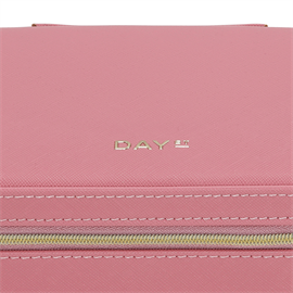 Day Saffiano Zip Box Slate Rose  hos parfumerihamoghende.dk 