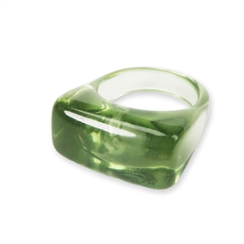 Sistie Tori Chunky Ring Green Onesize hos parfumerihamoghende.dk 