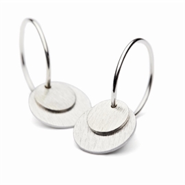 Pernille Corydon Small Coin Earrings 15 mm hos parfumerihamoghende.dk