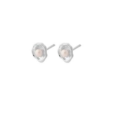 Pernille Corydon Hidden Pearl Earsticks 8mm hos parfumerihamoghende.dk 