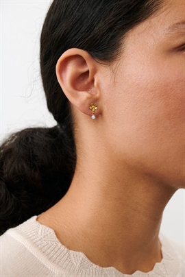 Pernille Corydon Moonstone Poppy Øreringe 14mm hos parfumerihamoghende.dk 