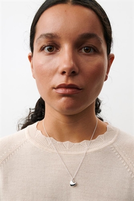Pernille Corydon Sweetheart Halskæde 42-46 cm hos parfumerihamoghende.dk 