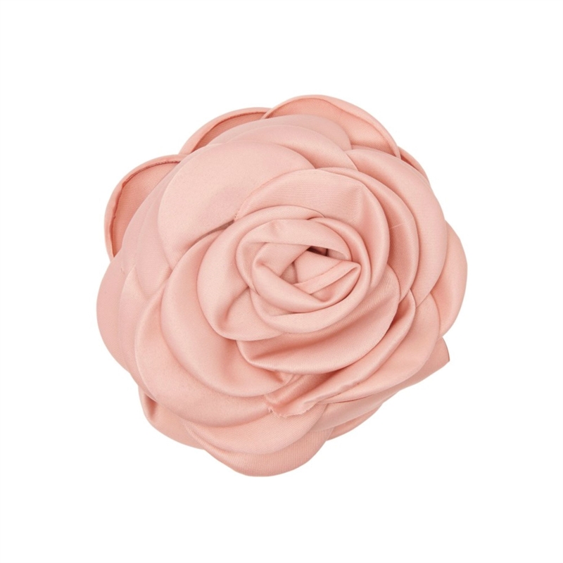 Giant Satin Rose Klemme hos parfumerihamoghende.dk 