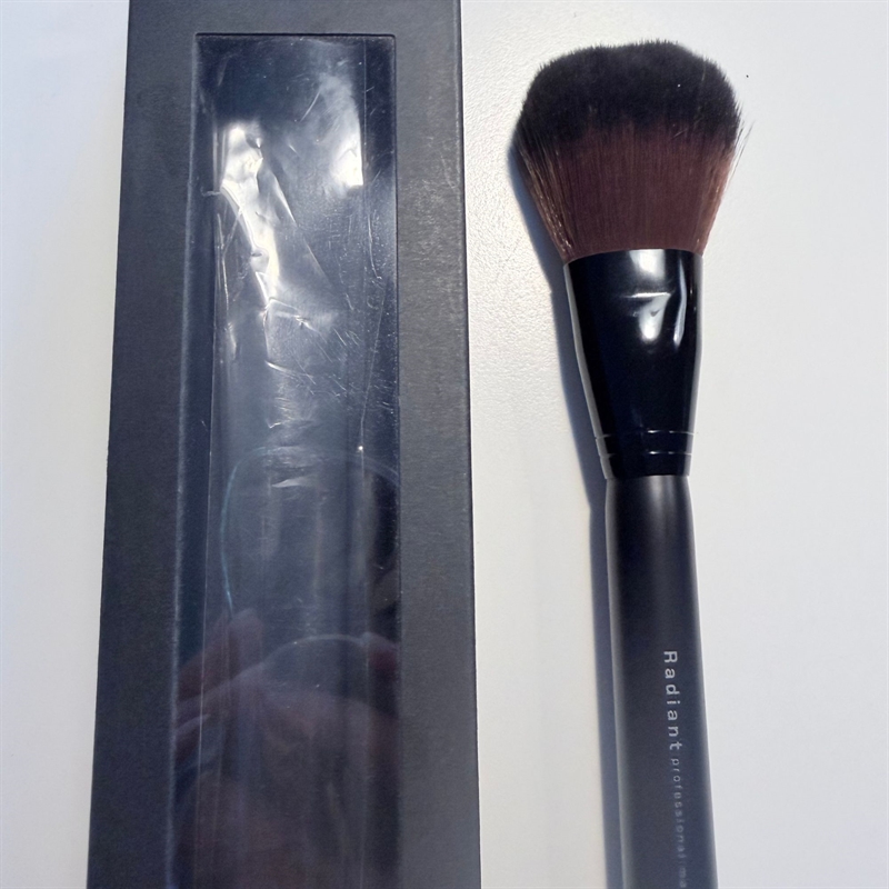 Radiant - Powder Brush 200